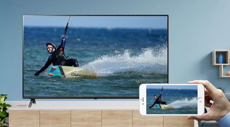 Tivi LG UP7720PTC - Chia sẻ nội dung từ màn hình điện thoại lên tivi cùng tính năng AirPlay 2 (iPhone) và Screen Mirroring (Android)