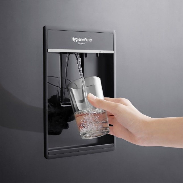 Tủ lạnh Panasonic - Dễ dàng lấy nước mà không cần mở cửa
